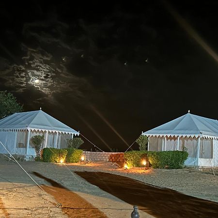 Sunny Desert Camp Kūri Екстериор снимка