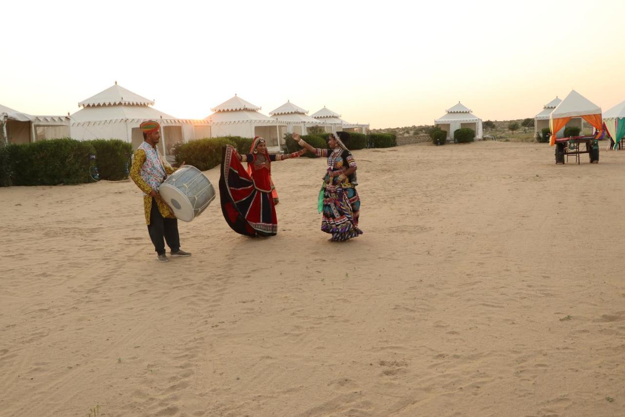 Sunny Desert Camp Kūri Екстериор снимка