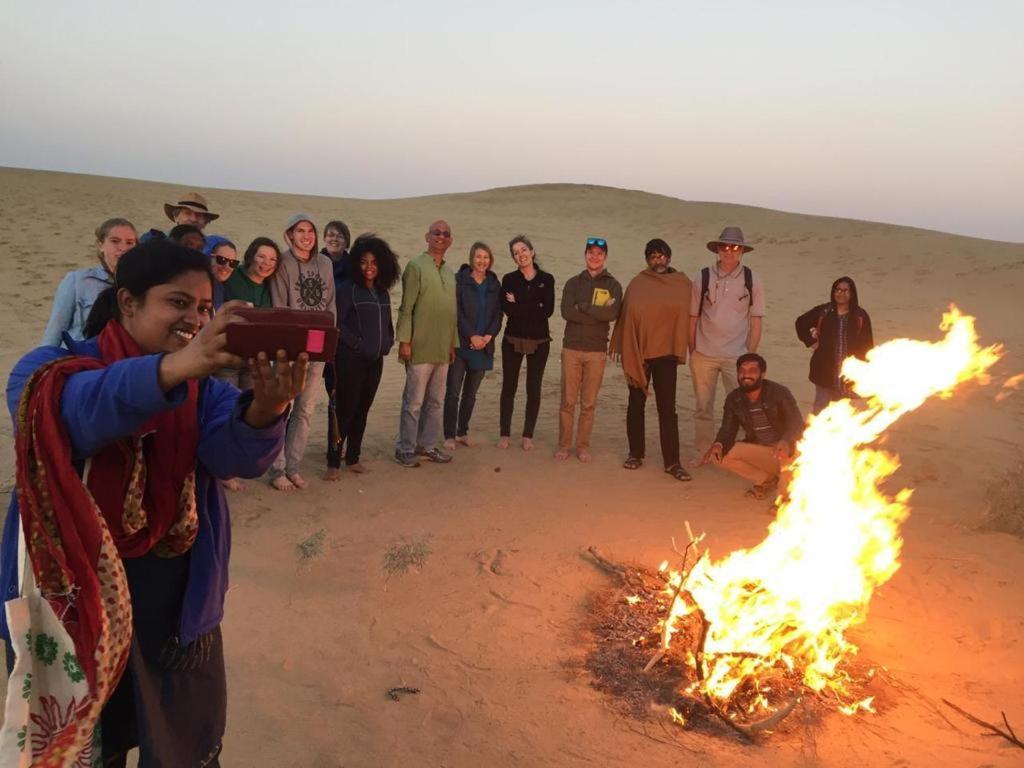 Sunny Desert Camp Kūri Екстериор снимка