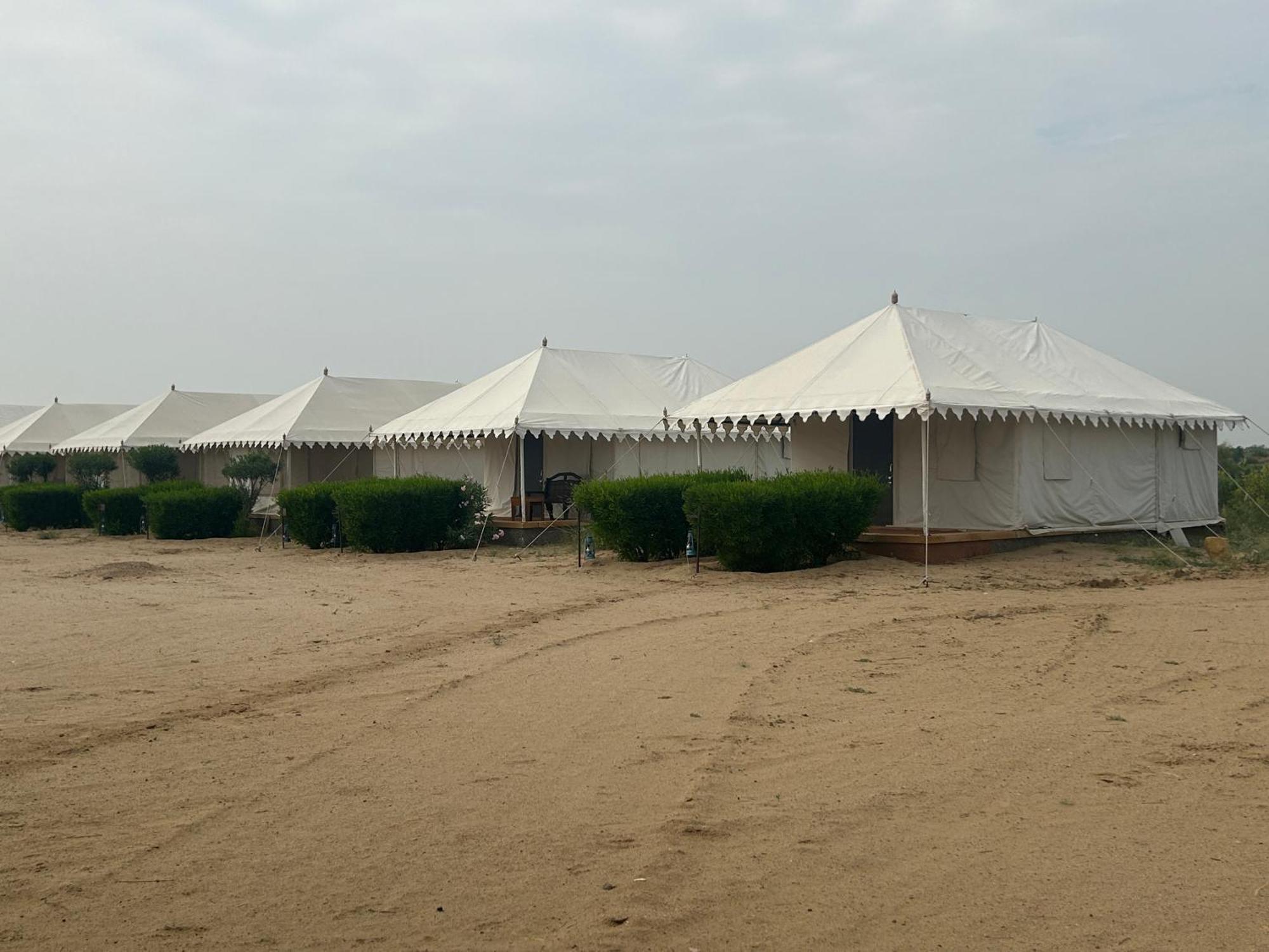 Sunny Desert Camp Kūri Екстериор снимка