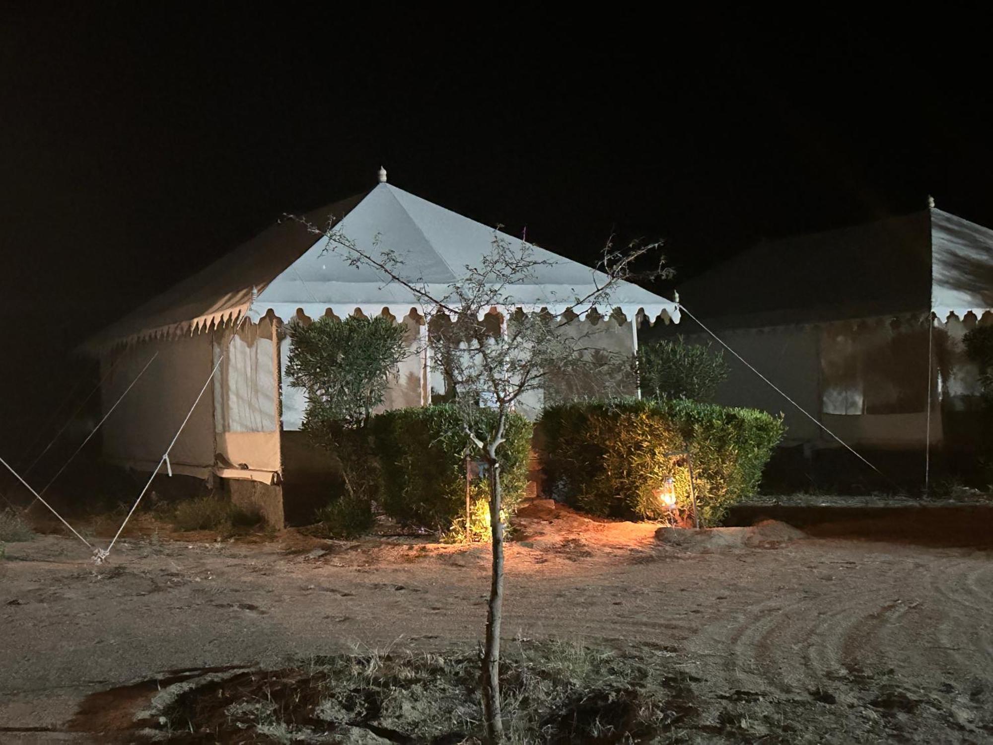 Sunny Desert Camp Kūri Екстериор снимка
