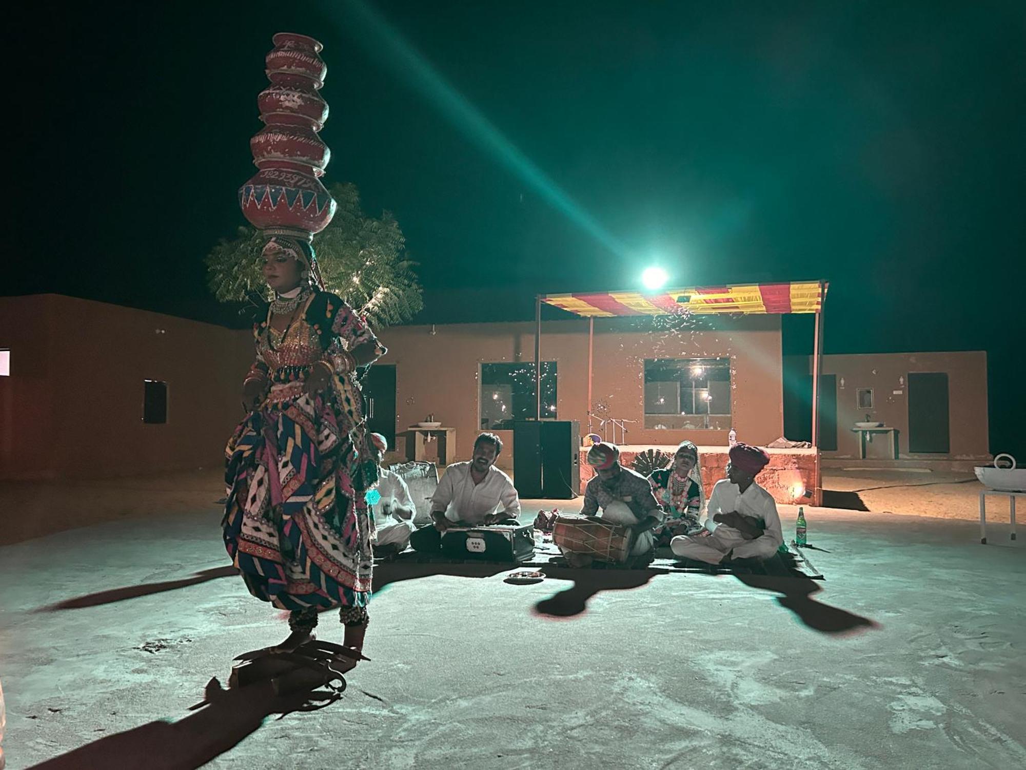 Sunny Desert Camp Kūri Екстериор снимка