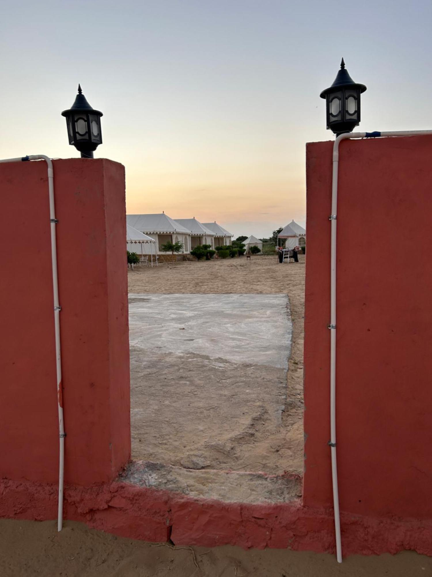 Sunny Desert Camp Kūri Екстериор снимка