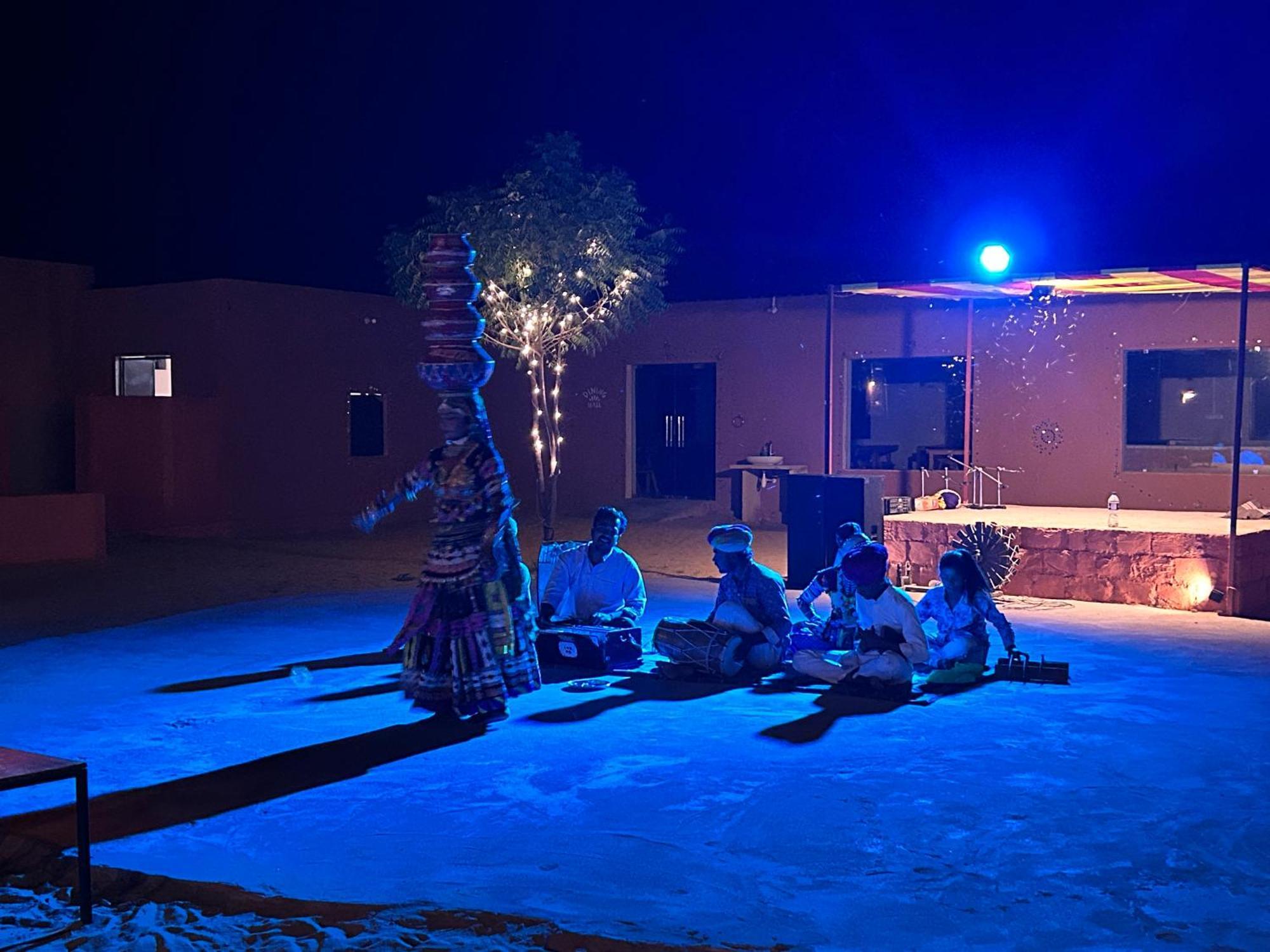 Sunny Desert Camp Kūri Екстериор снимка