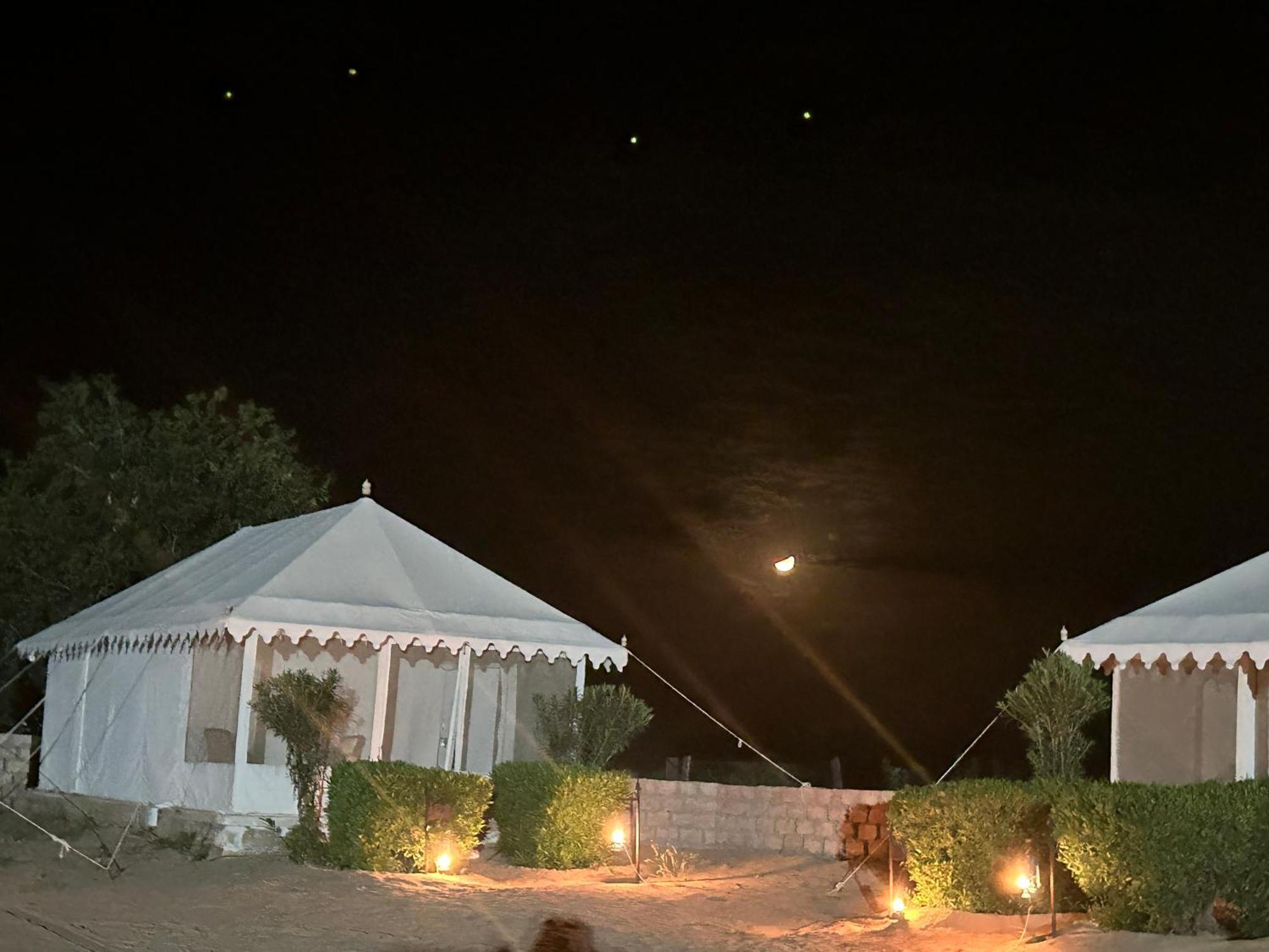 Sunny Desert Camp Kūri Екстериор снимка
